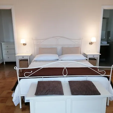 Dimora Bianca 3* Pezze Di Greco