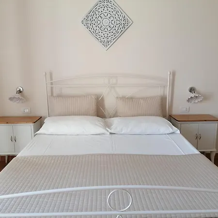 Dimora Bianca Guest house *